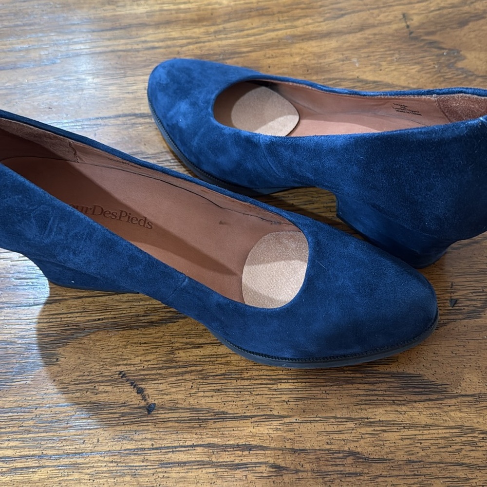 L’Amour DesPieds leather pump- Navy 9M.